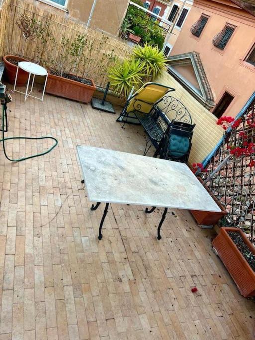 La Rosa Di Piazza Spagna * Rom